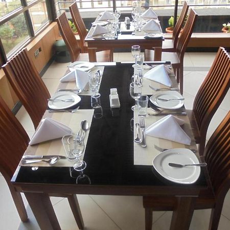 We Hotel & Suites Nairobi Buitenkant foto