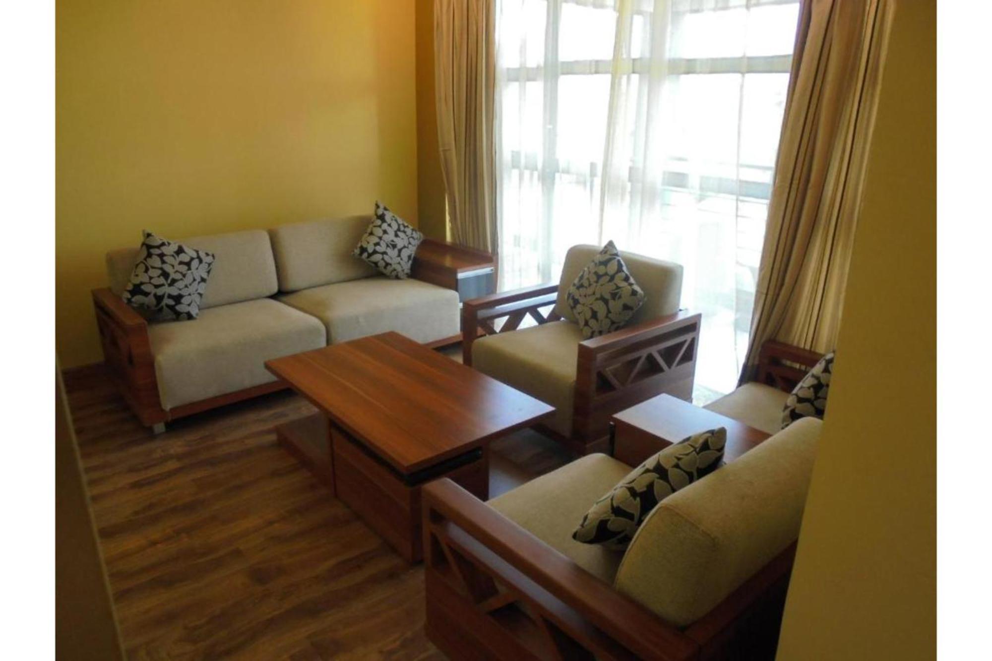 We Hotel & Suites Nairobi Buitenkant foto